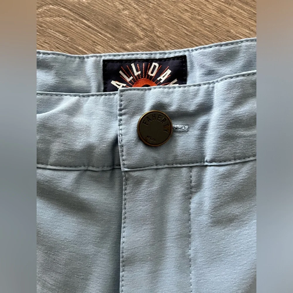 EUC Faherty Mens All Day Shorts Size 30 Color Light Blue
